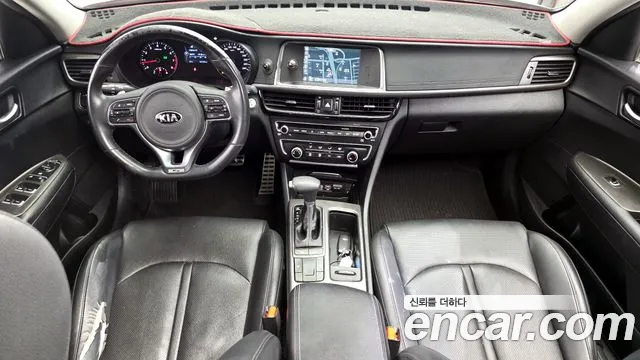 Kia K5 — интерьер