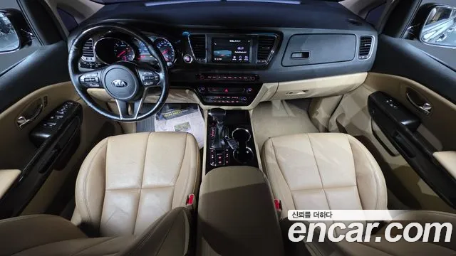 Kia Carnival — интерьер