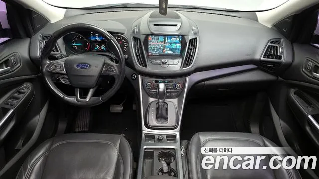 Ford Kuga — интерьер