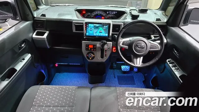 Daihatsu Wake — интерьер