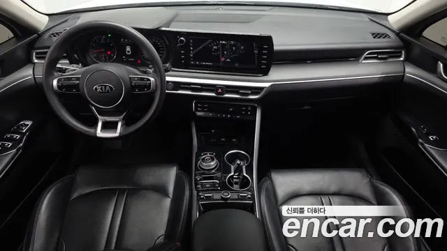 Kia K5 — интерьер
