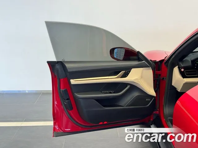 Porsche Taycan — интерьер