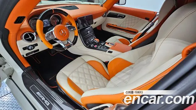 Mercedes-Benz SLS AMG — интерьер