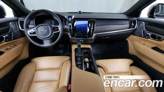 Volvo V90 — интерьер
