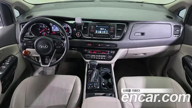Kia Carnival — интерьер