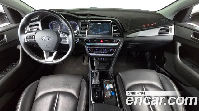 Hyundai Sonata — интерьер