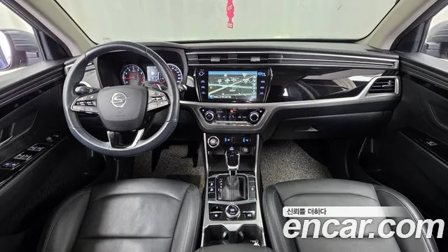 KG Mobility Korando — интерьер