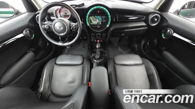 MINI Cooper — интерьер