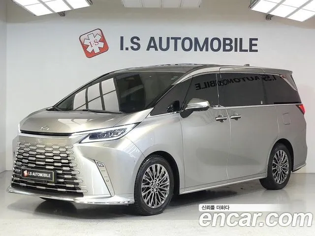 Lexus LM