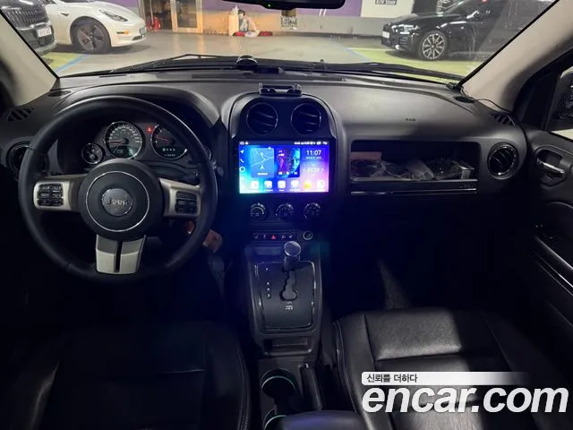 Jeep Compass — интерьер