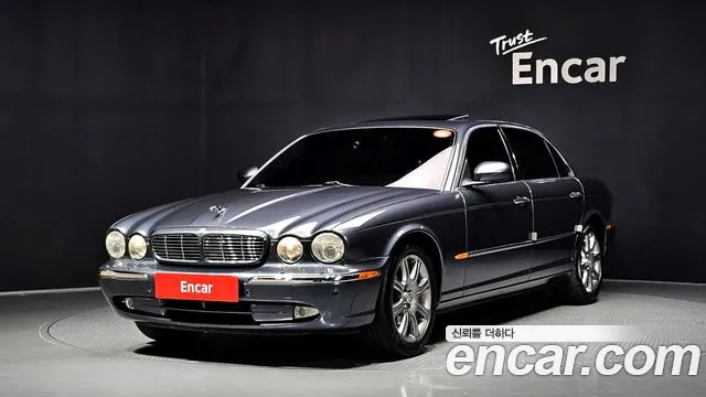 Jaguar XJ-8