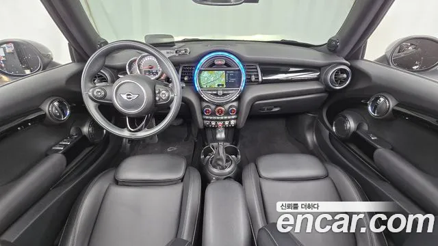 MINI Cooper Convertible — интерьер