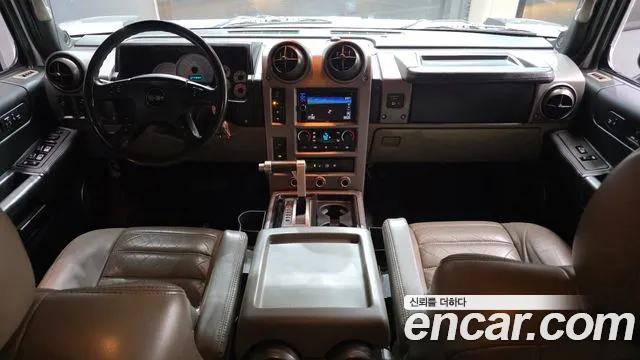 Hummer H2 — интерьер
