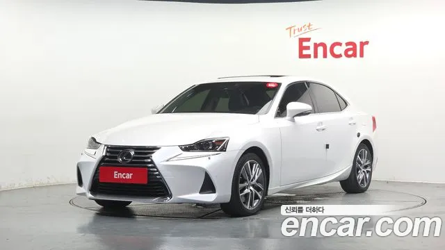 Lexus IS