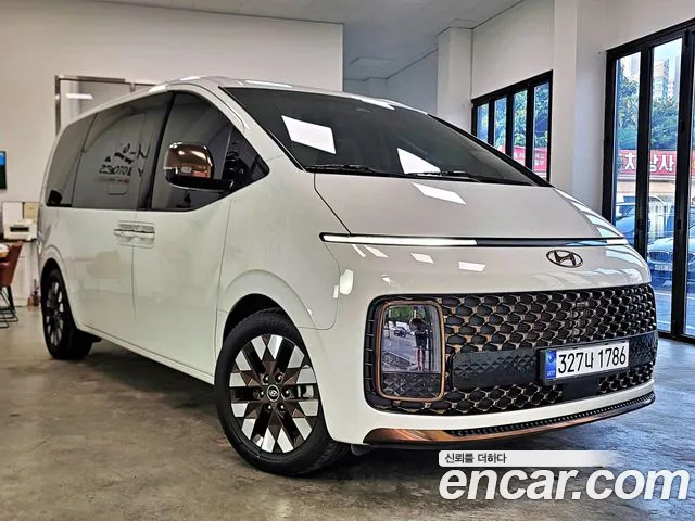 Hyundai Staria