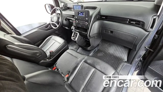 Hyundai Staria — интерьер