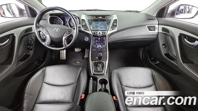 Hyundai Elantra — интерьер