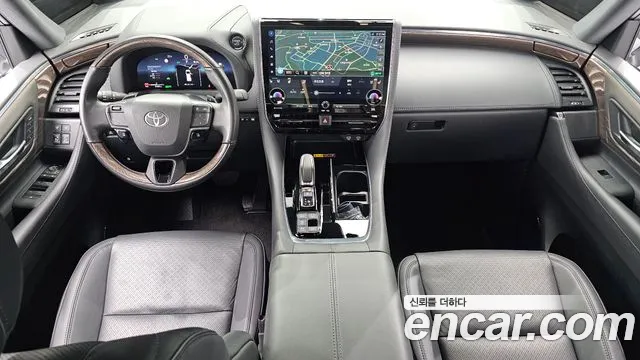 Toyota Alphard — интерьер