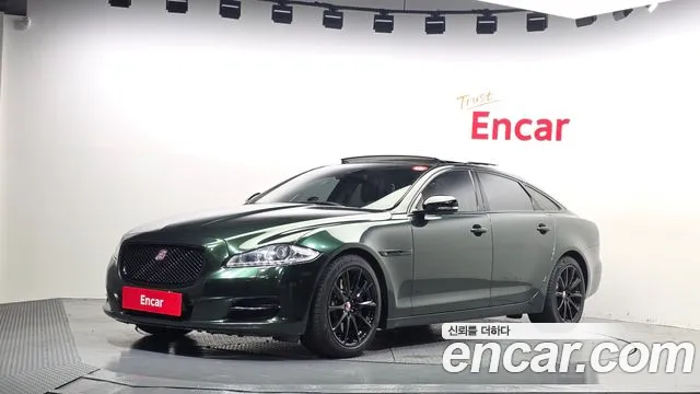 Jaguar XJ