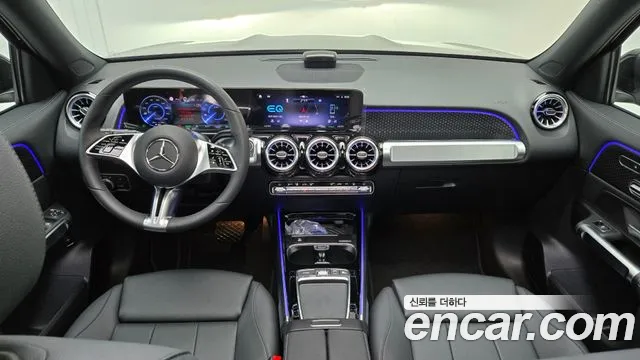 Mercedes-Benz EQB — интерьер