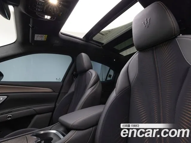 Maserati Grecale — интерьер
