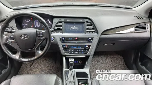 Hyundai Sonata — интерьер