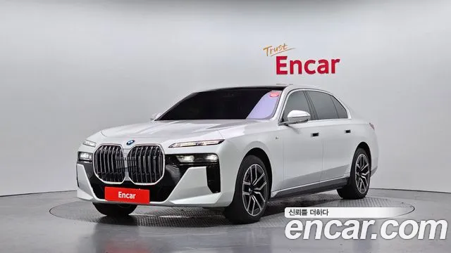 BMW i7