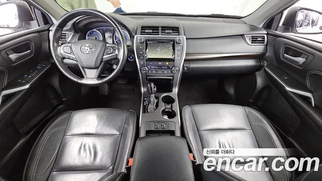 Toyota Camry — интерьер