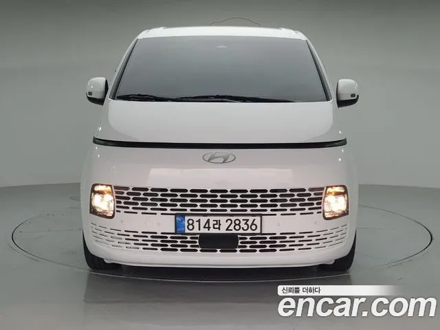 Hyundai Staria