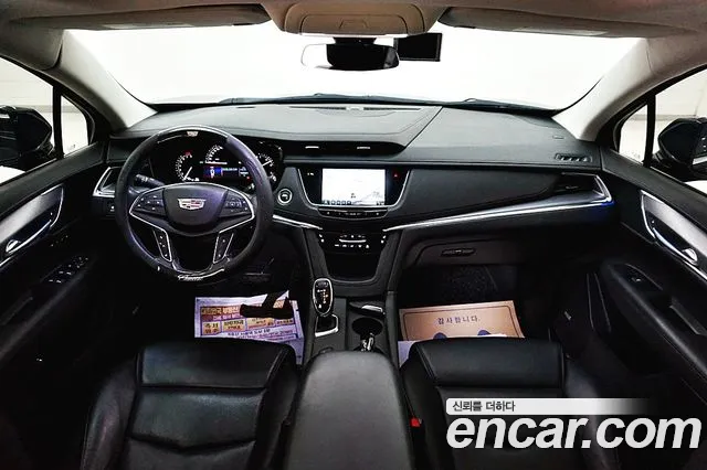 Cadillac XT5 — интерьер