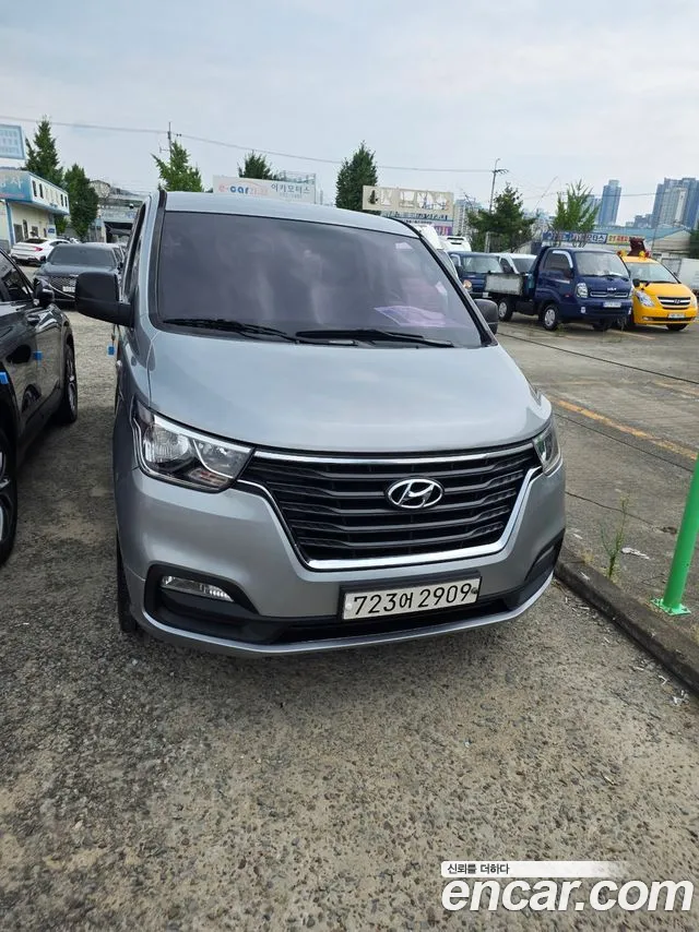 Hyundai Starex