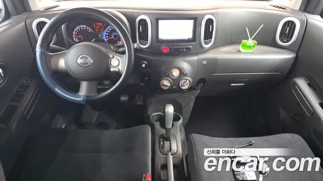 Nissan Cube — интерьер