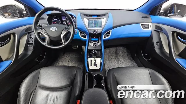 Hyundai Elantra — интерьер
