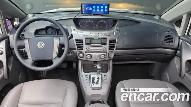 KG Mobility Korando — интерьер