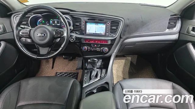 Kia K5 — интерьер