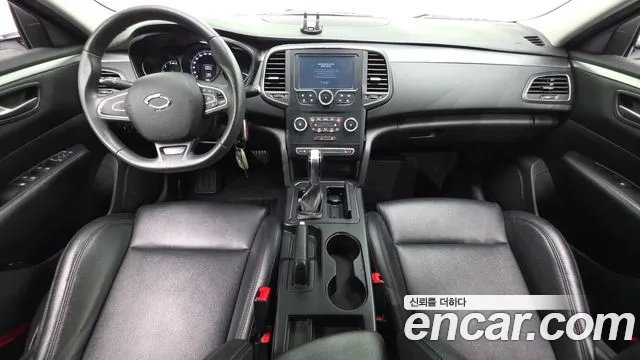 Renault Korea SM6 — интерьер
