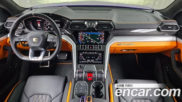 Lamborghini Urus — интерьер