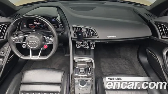 Audi R8 — интерьер