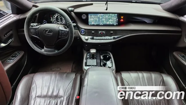 Lexus LS — интерьер