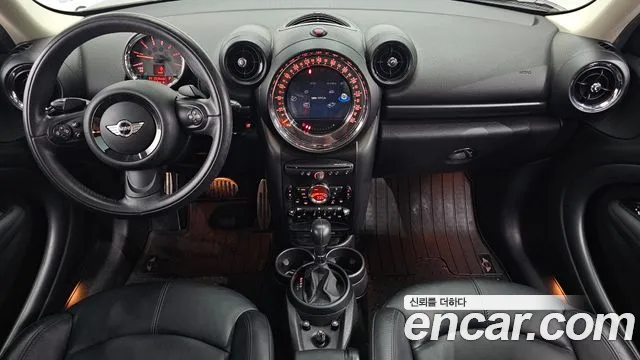 MINI Countryman — интерьер