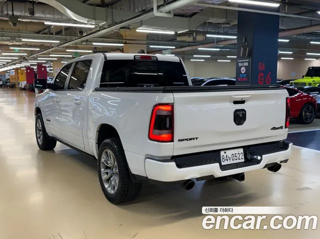 Dodge Ram Pickup — интерьер