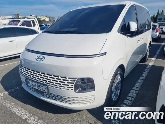 Hyundai Staria