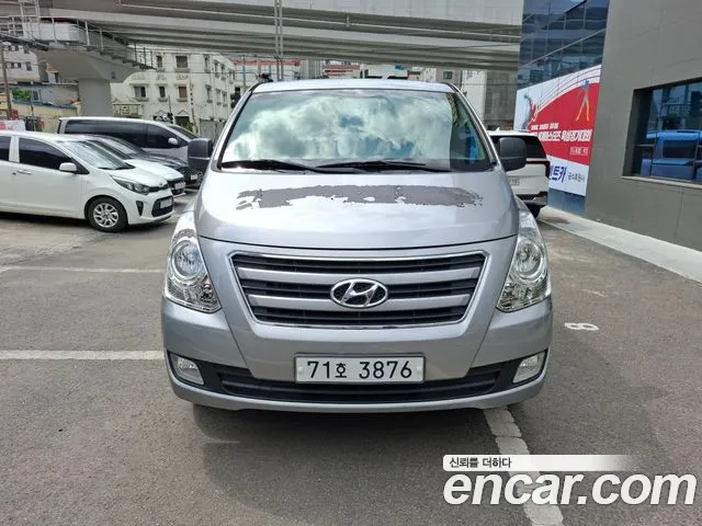 Hyundai Starex