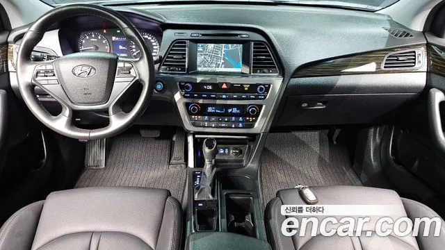 Hyundai Sonata — интерьер