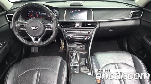 Kia K5 — интерьер