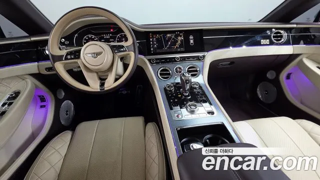 Bentley Continental — интерьер