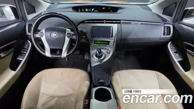 Toyota Prius — интерьер