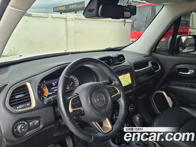 Jeep Renegade — интерьер