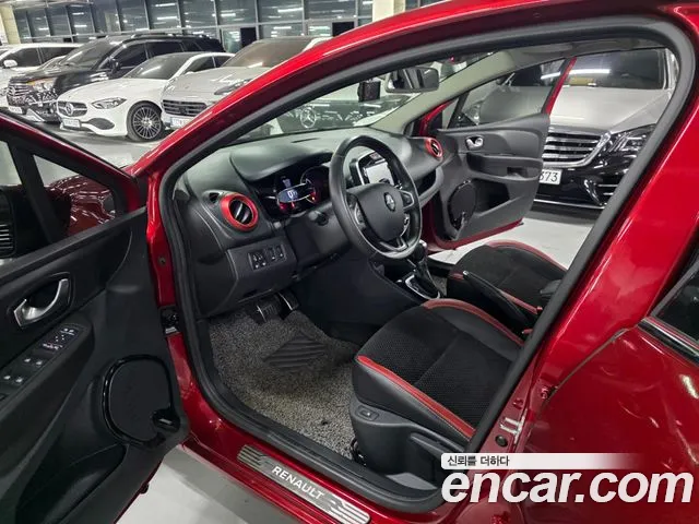 Renault Korea Clio — интерьер