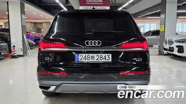 Audi Q7 — интерьер